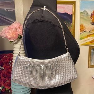 CACHÉ CUTE WOMEN’S EVENING SILVER SEQUINS HANDBAG LIKE NEW